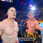 John-Cena-y-Logan-Paul-en-WWE-Saturday-Nights-Main-Event-24-de-mayo-de-2025-WWE.jpg