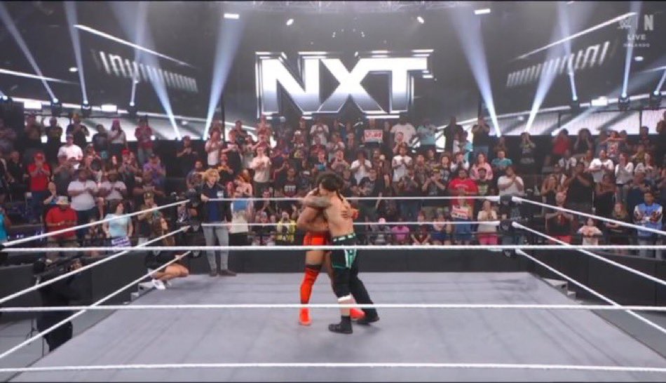 Mike-Santana-vs-Tavion-Heights-en-WWE-NXT-27-de-mayo-2025.jpg