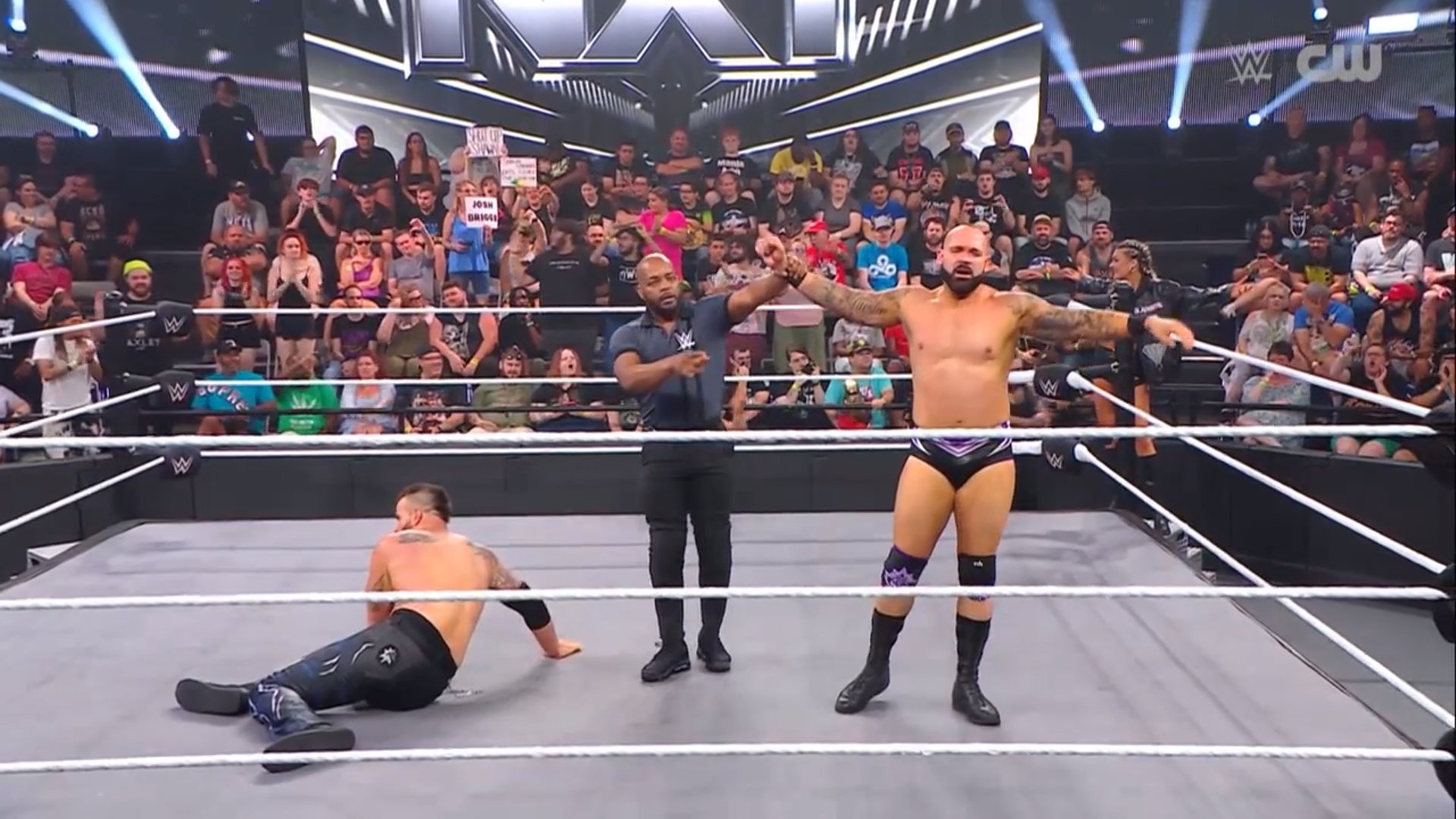 Shawn-Spears-vs-Josh-Briggs-en-WWE-NXT-20-de-mayo-2025.jpg