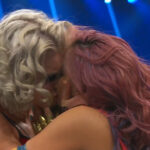 Toni-Storm-se-beso-con-Mina-Shikarawa-tras-vencerla-en-el-PPV-AEW-Double-or-Nothing-2025-25-de-mayo.jpeg